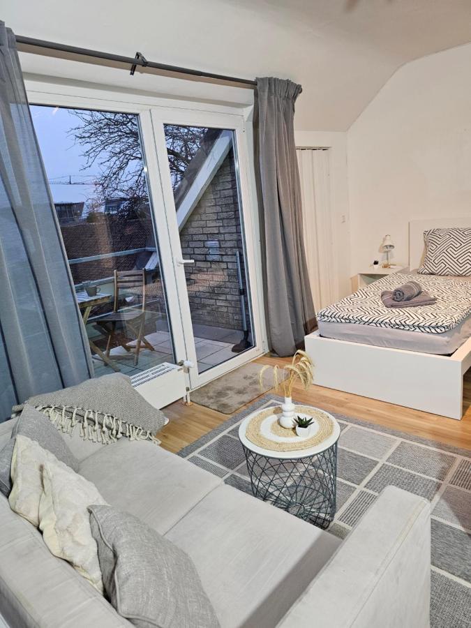 Modern Studio Near Duesseldorf Airport & Messe/Fair Meerbusch Buitenkant foto