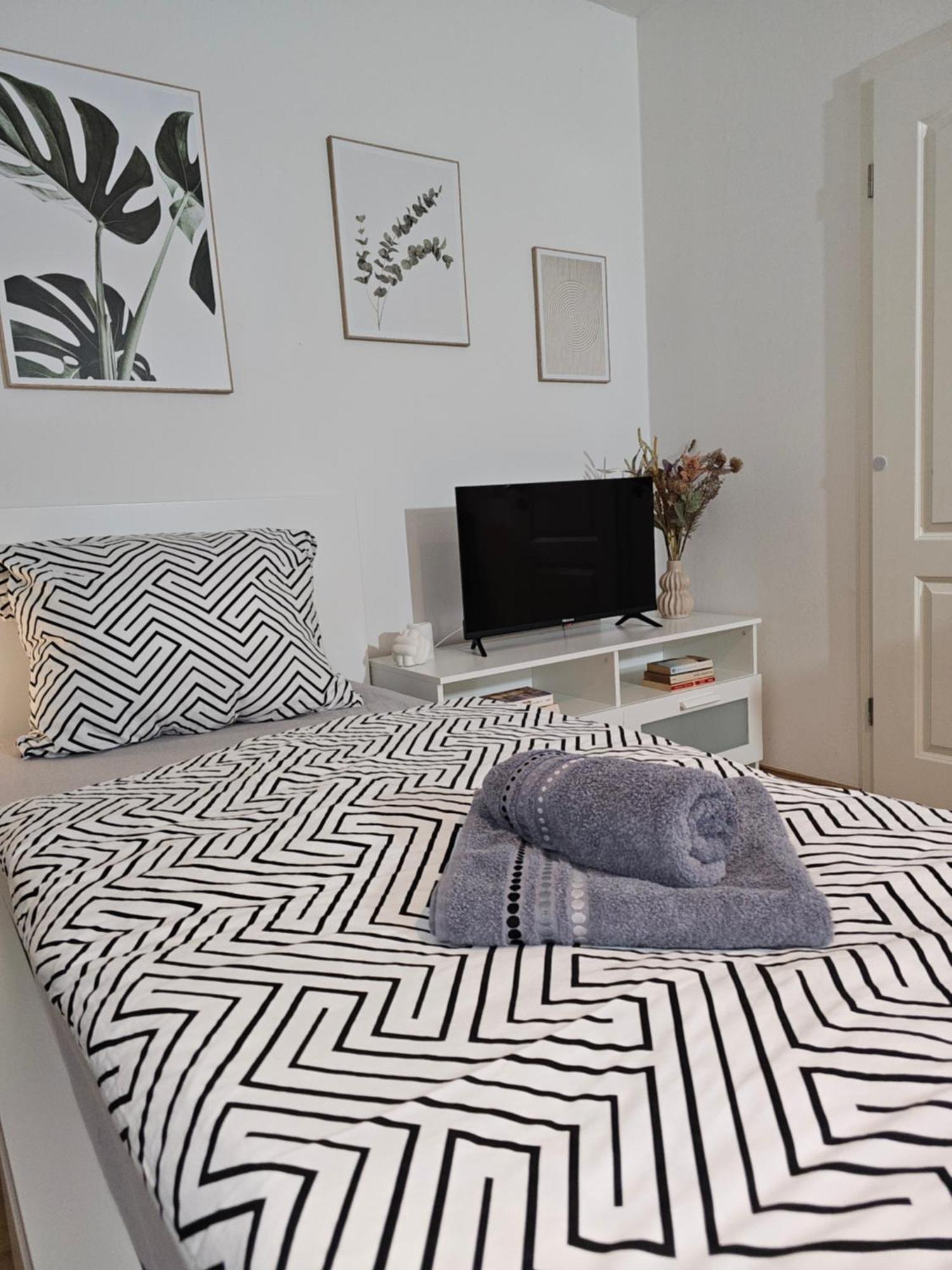 Modern Studio Near Duesseldorf Airport & Messe/Fair Meerbusch Buitenkant foto